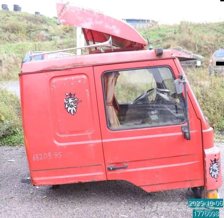 Scania P 82 M Cabine en interieur