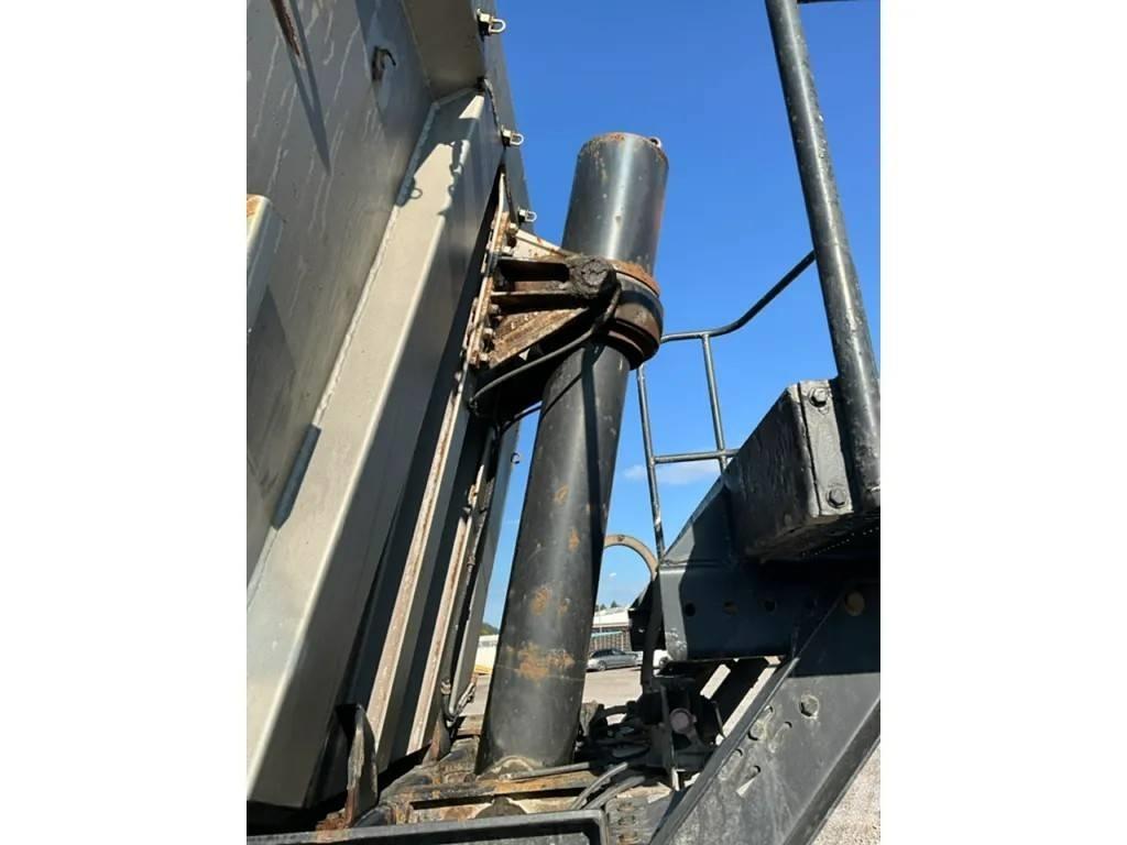 Schwarzmüller HKS 2 Kipper