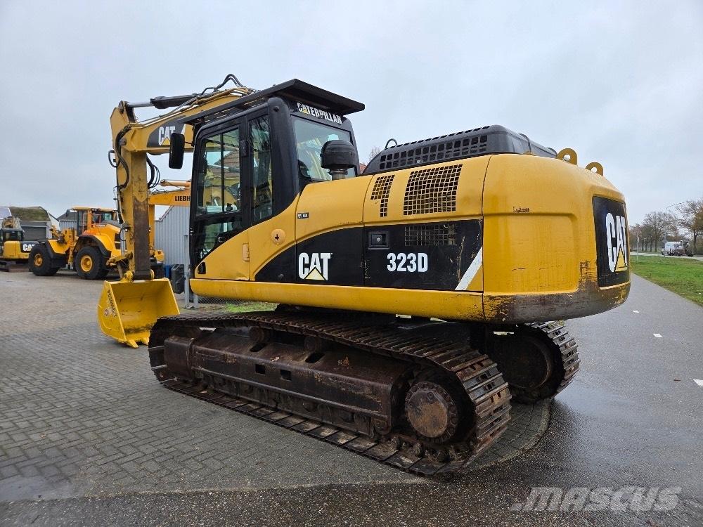 CAT 323DL Rupsgraafmachines