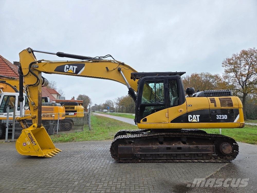 CAT 323DL Rupsgraafmachines