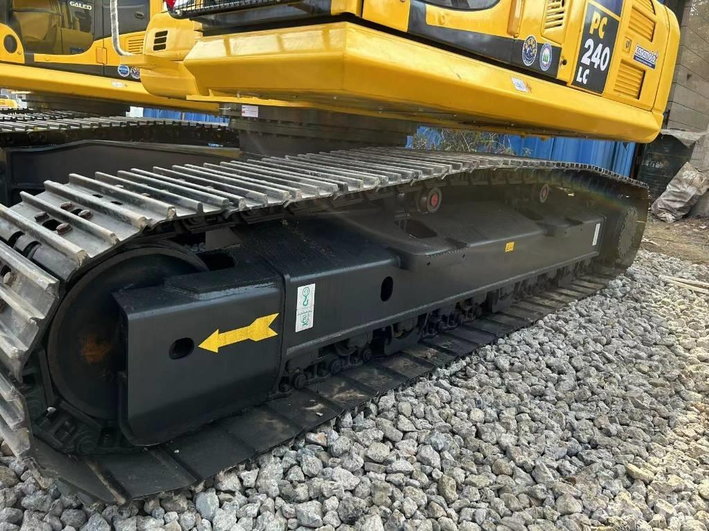 Komatsu 240-8 Rupsgraafmachines