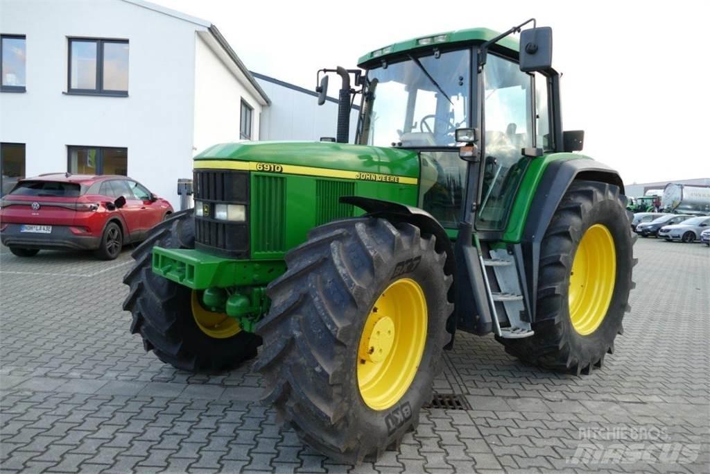 John Deere 6910 Tractoren