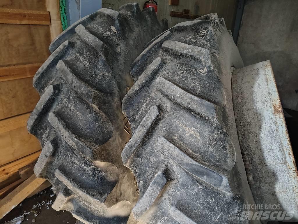 Raju 18.4R38 Banden, wielen en velgen