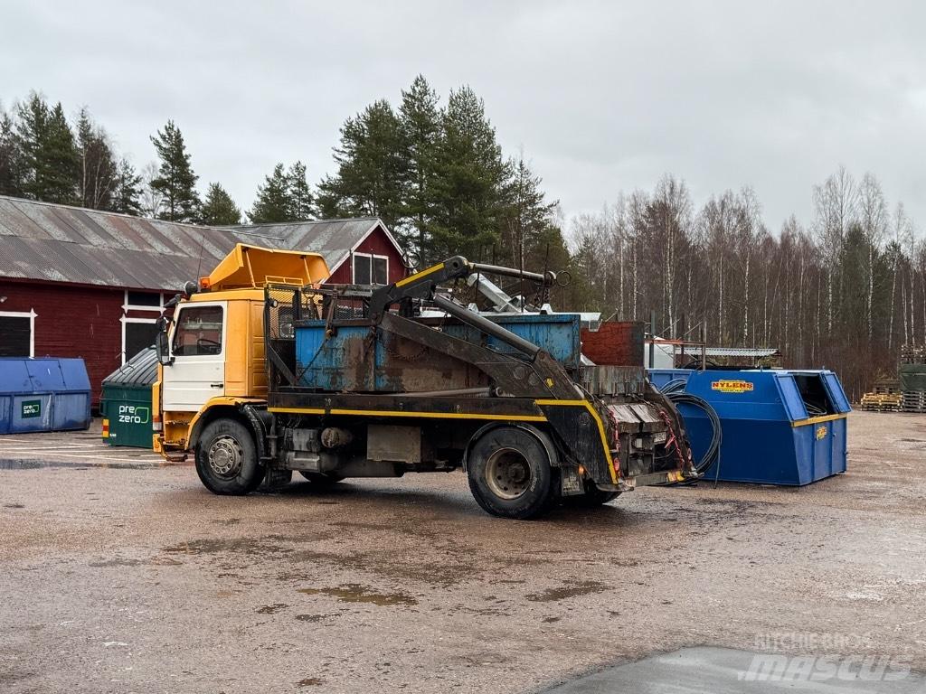 Scania P 82 H Portaalsysteem vrachtwagens