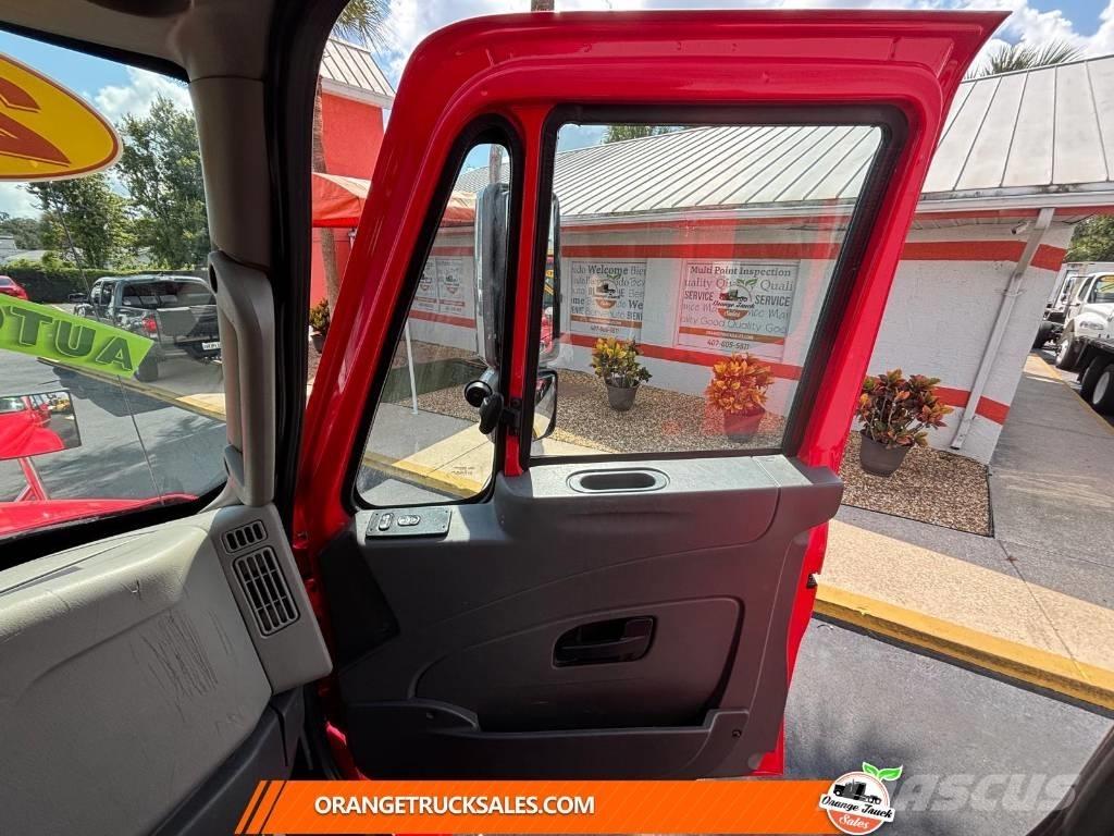 International 4300 Bakwagens met gesloten opbouw