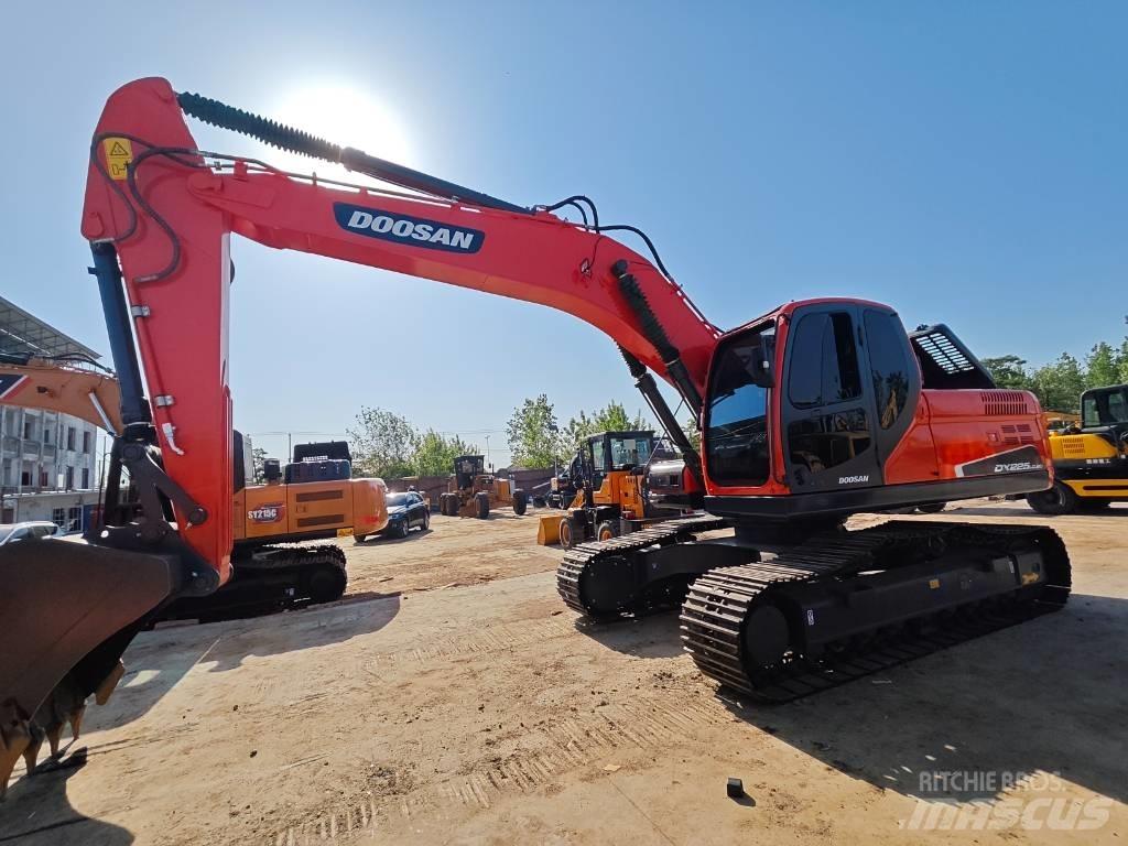 Doosan DX 225 LC Rupsgraafmachines