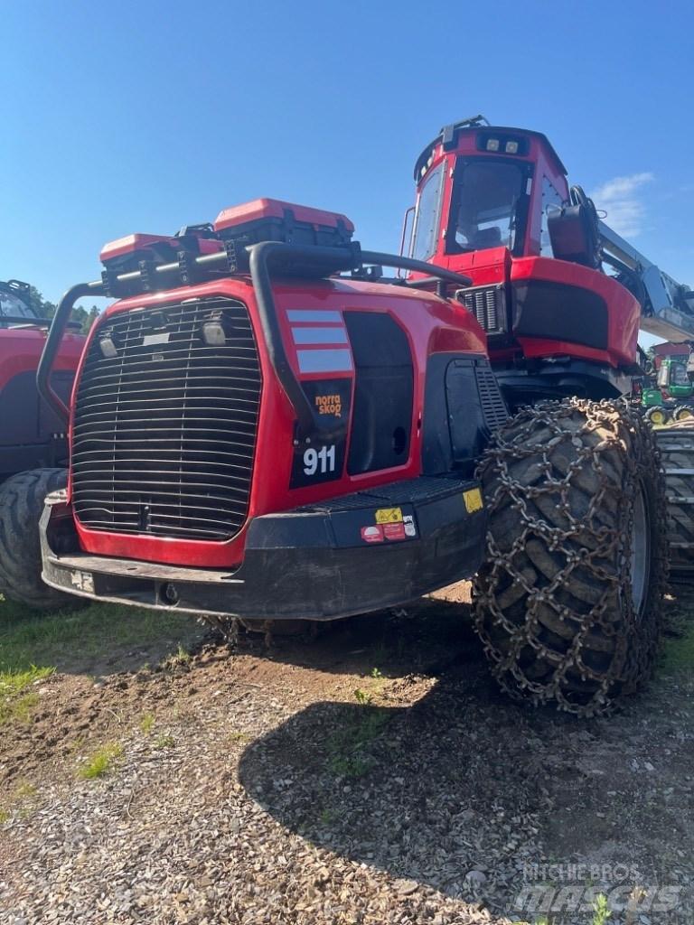 Komatsu 911CX-6 Harvesters