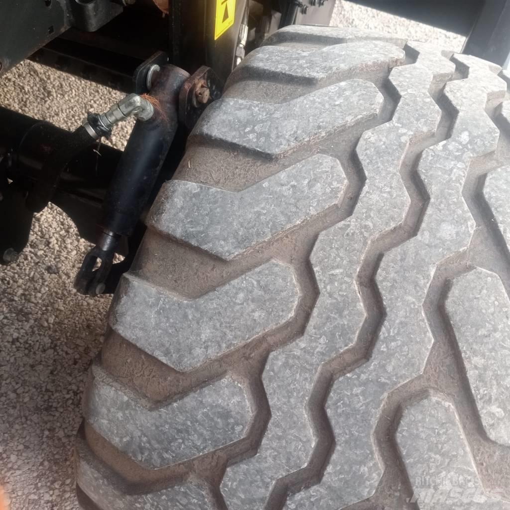 New Holland BR 7070 Ronde-balenpersen