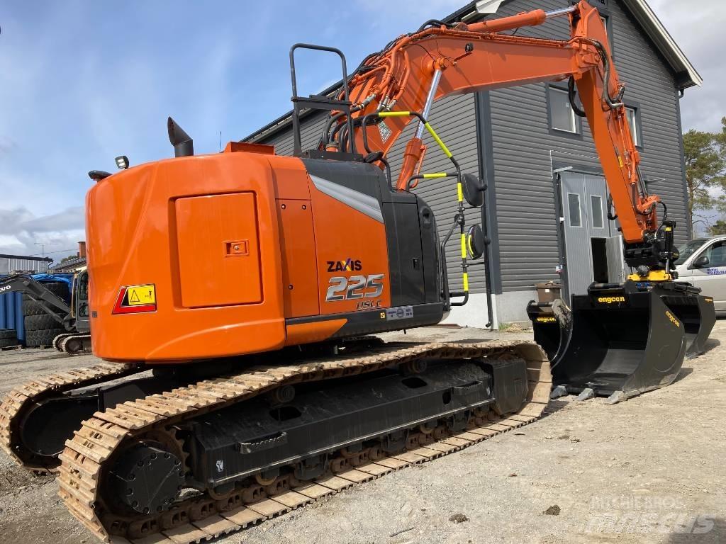 Hitachi ZX 225 US LC Rupsgraafmachines