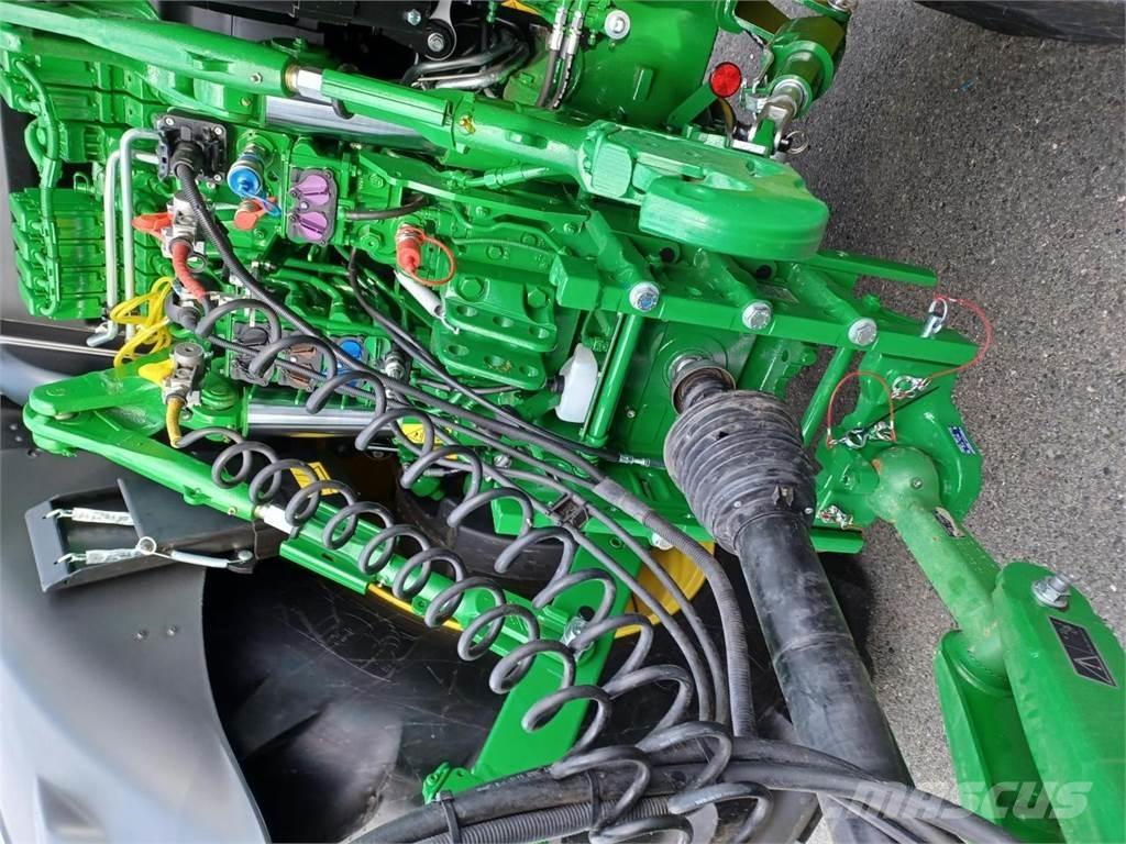 John Deere C441R Ronde-balenpersen