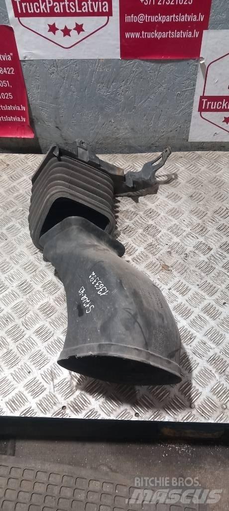 Scania 94 D.   1363392 Cabine en interieur