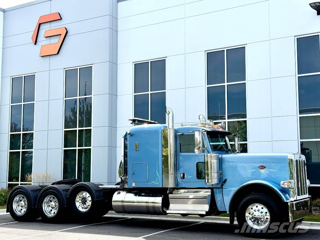 Peterbilt 389 Trekkers
