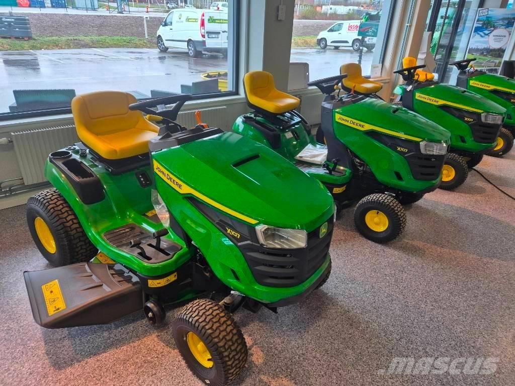 John Deere X 107 Rijmaaiers