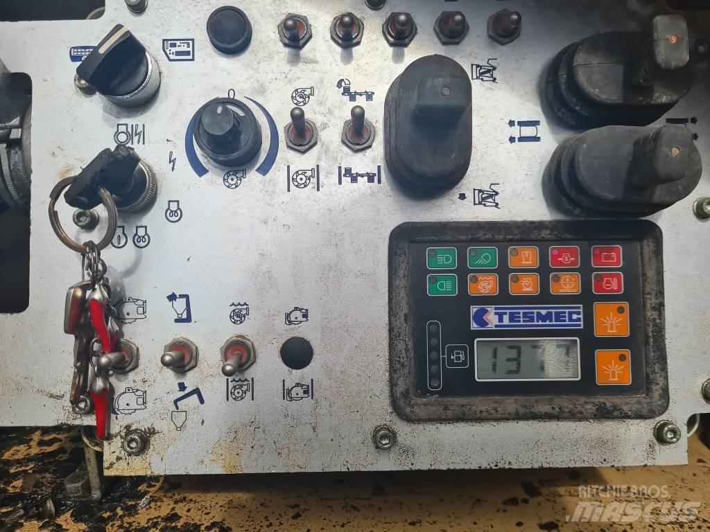 Tesmec 300 Sleuvengravers