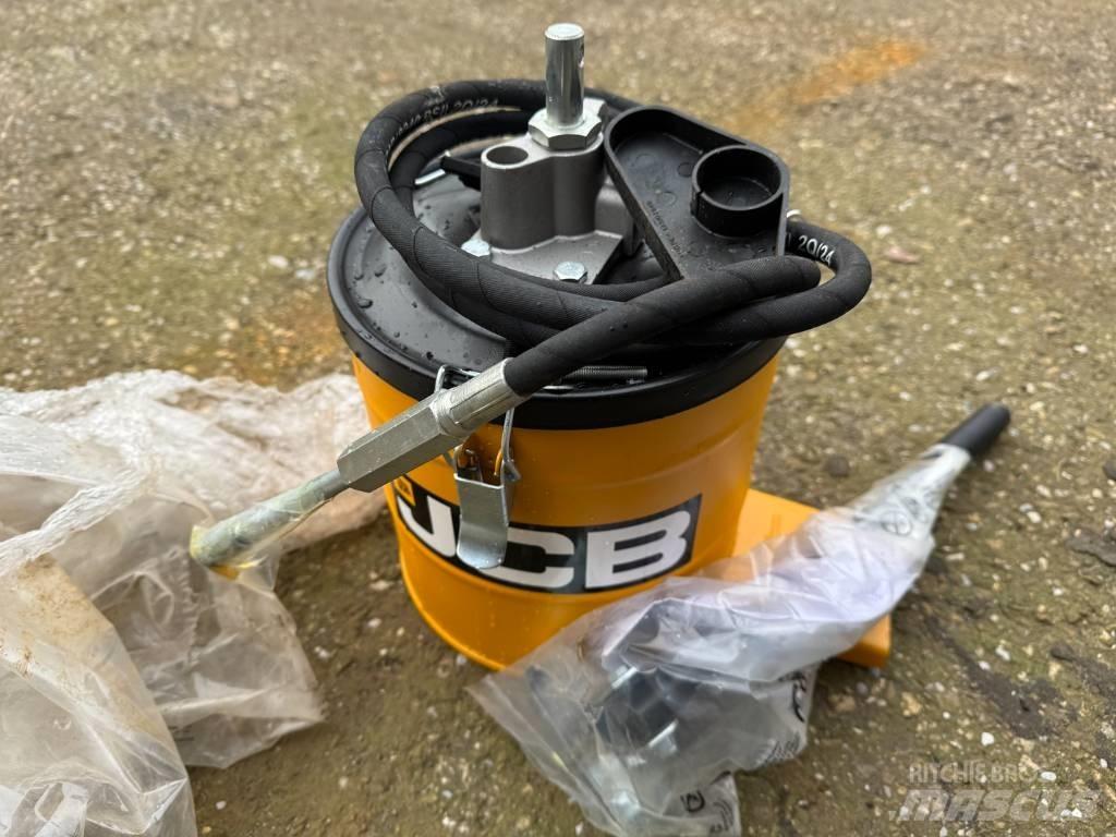 JCB 3CX 4X4 ( UNUSED ) Graaf-laadcombinaties