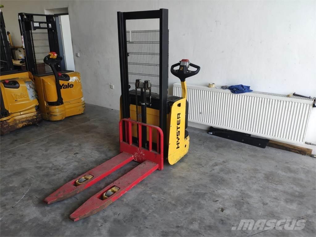 Hyster S1.0E Meeloop stapelaar