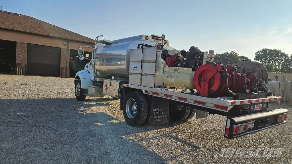Peterbilt PB335 Tankwagen