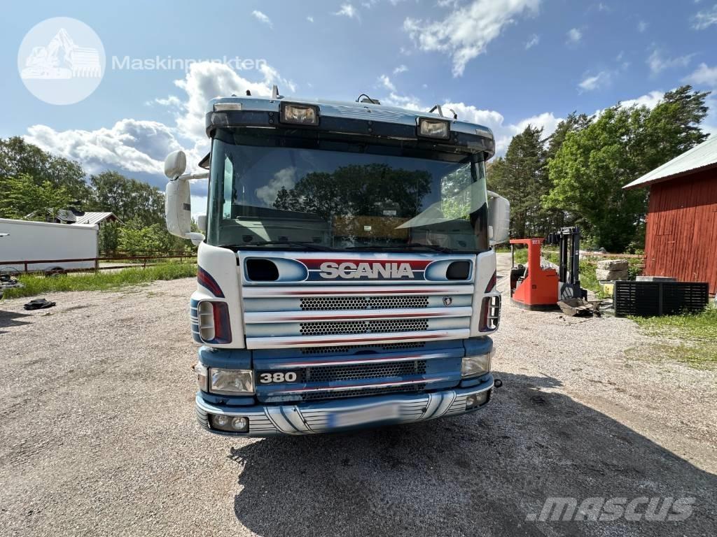 Scania P 114-380 Vlakke laadvloer met kraan
