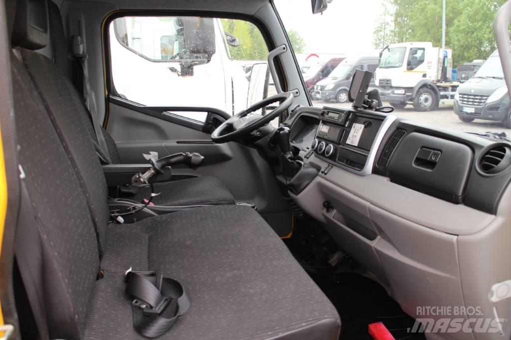 Fuso Canter 3.0 Vrachtwagen met containersysteem