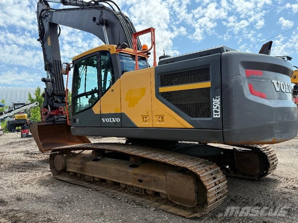 Volvo EC 250 E Rupsgraafmachines