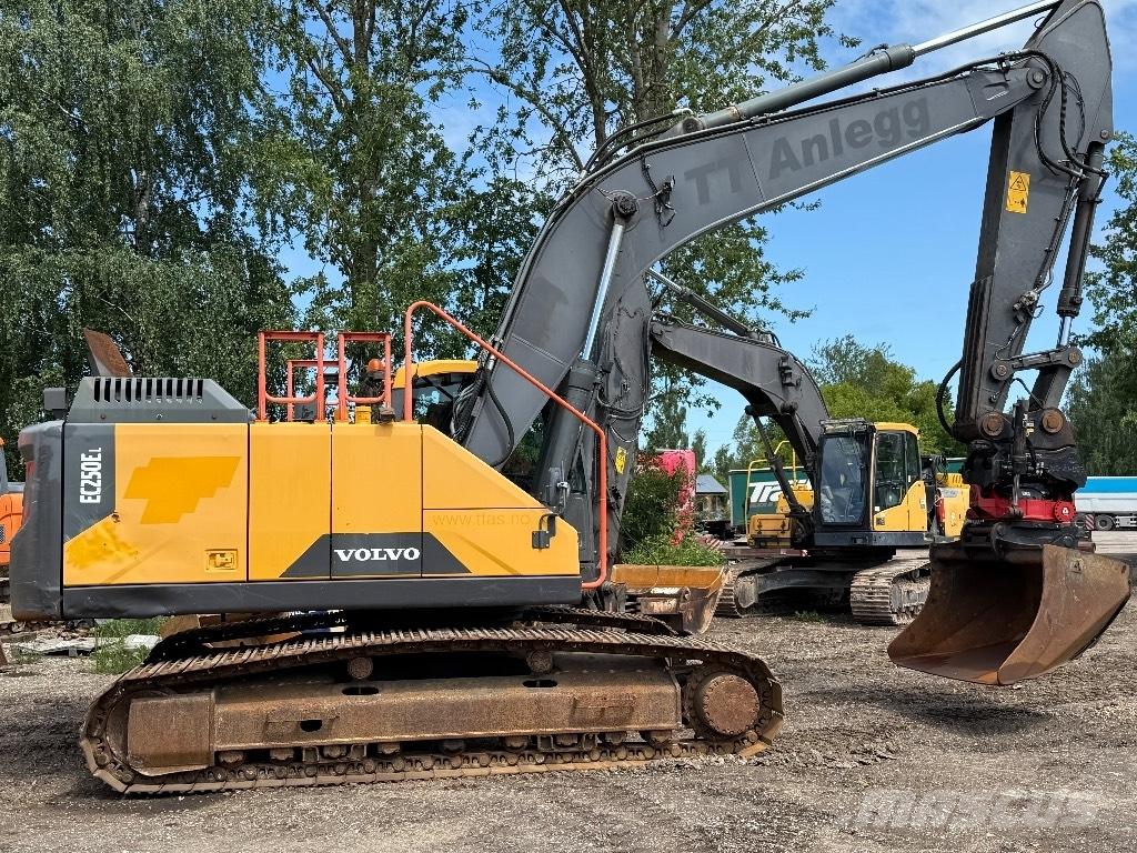 Volvo EC 250 E Rupsgraafmachines
