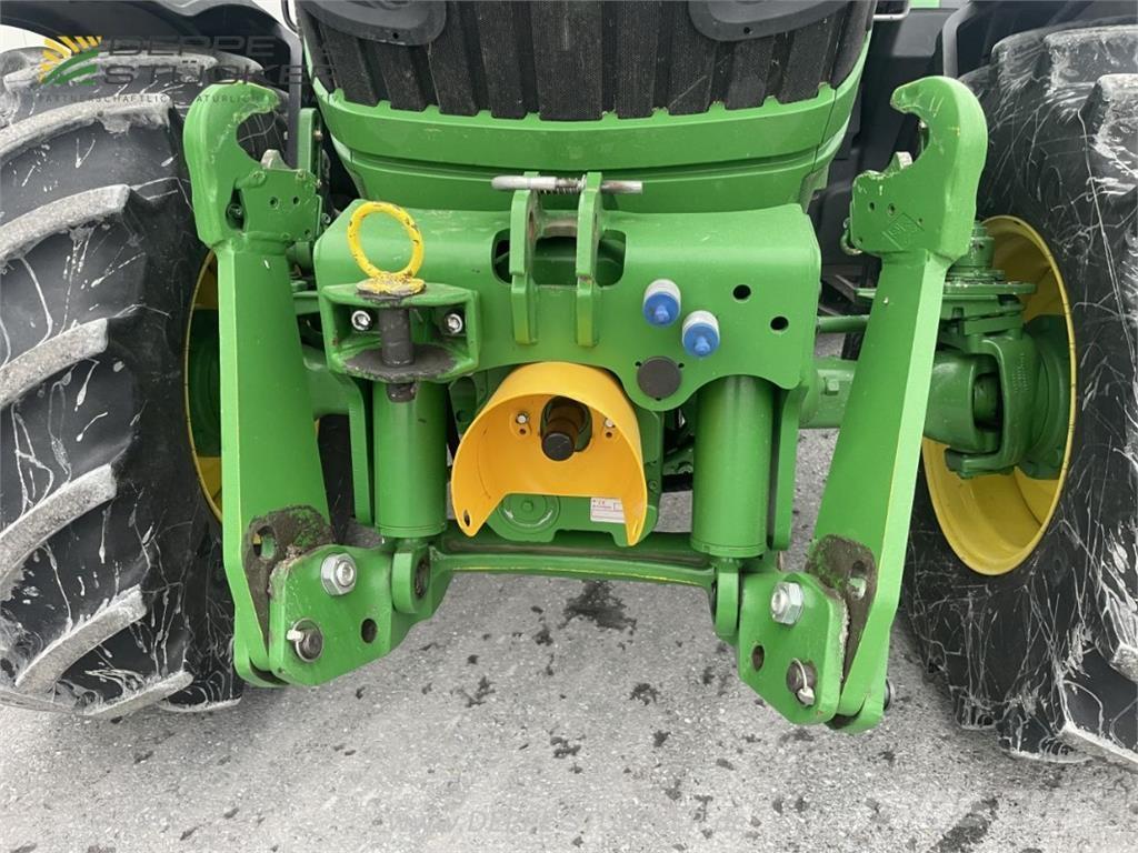 John Deere 6115R Tractoren