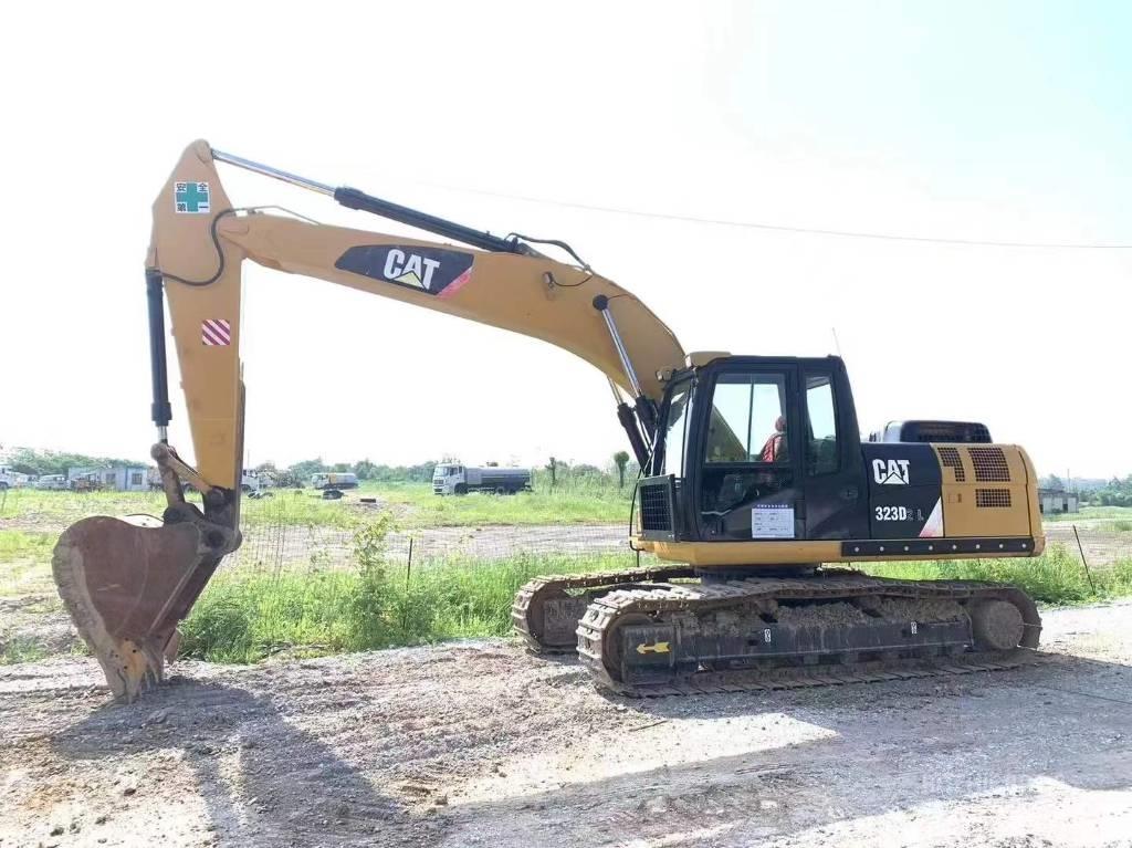 CAT 323 D Rupsgraafmachines