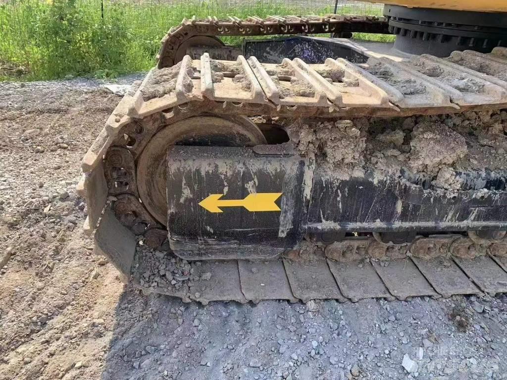 CAT 323 D Rupsgraafmachines