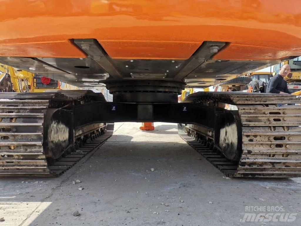 Hitachi ZX 200 Rupsgraafmachines