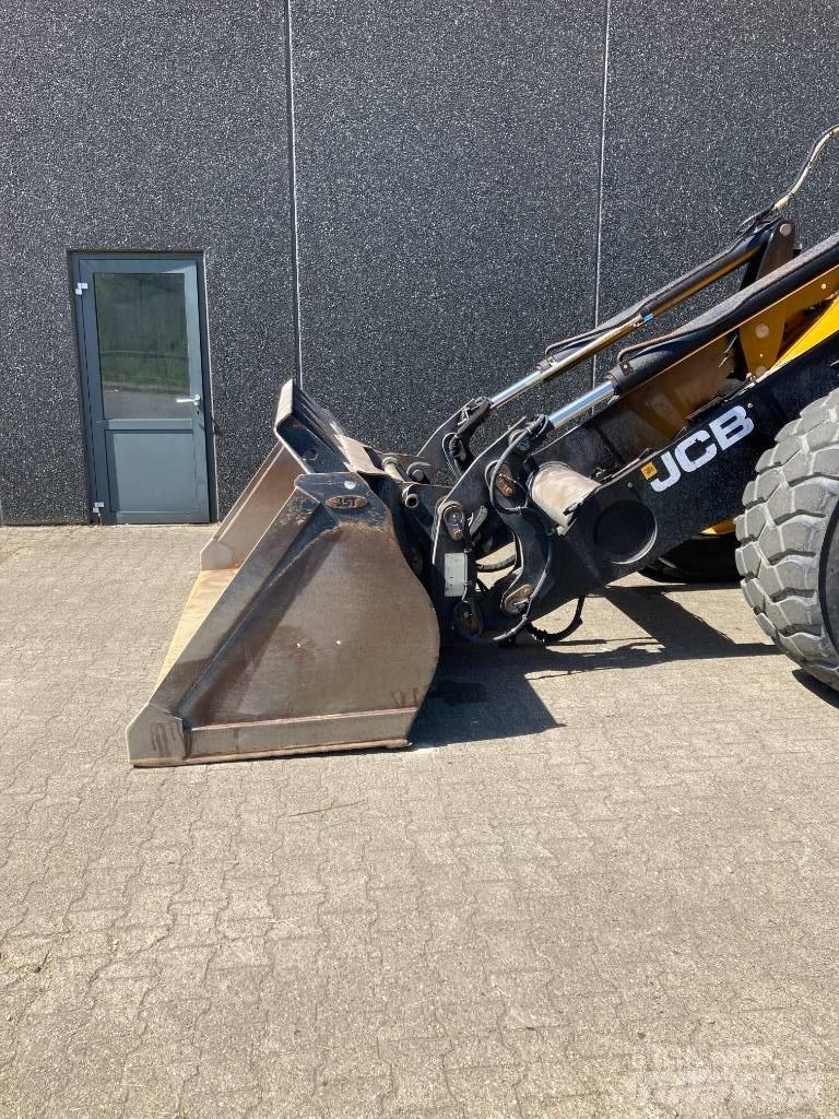 JCB 437 HT HL Wielladers
