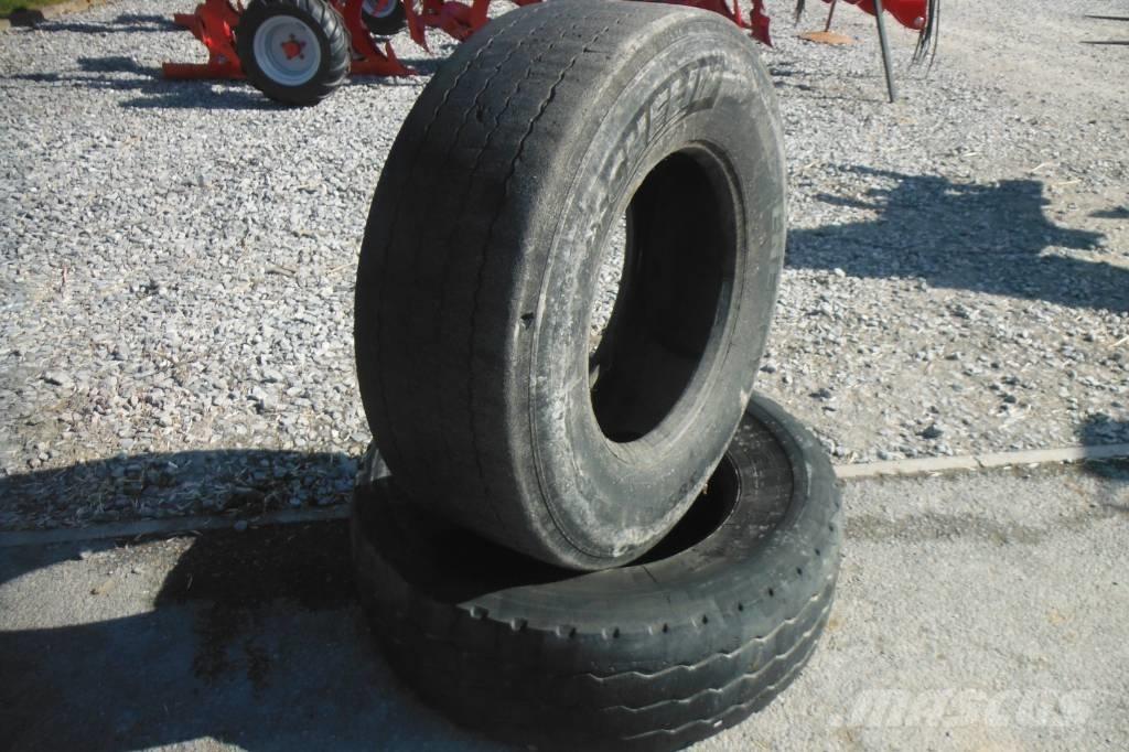 Michelin 385/65R22.5 Banden, wielen en velgen
