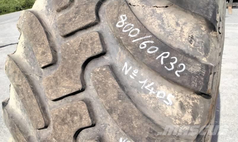 Alliance 800/60R32 Banden, wielen en velgen