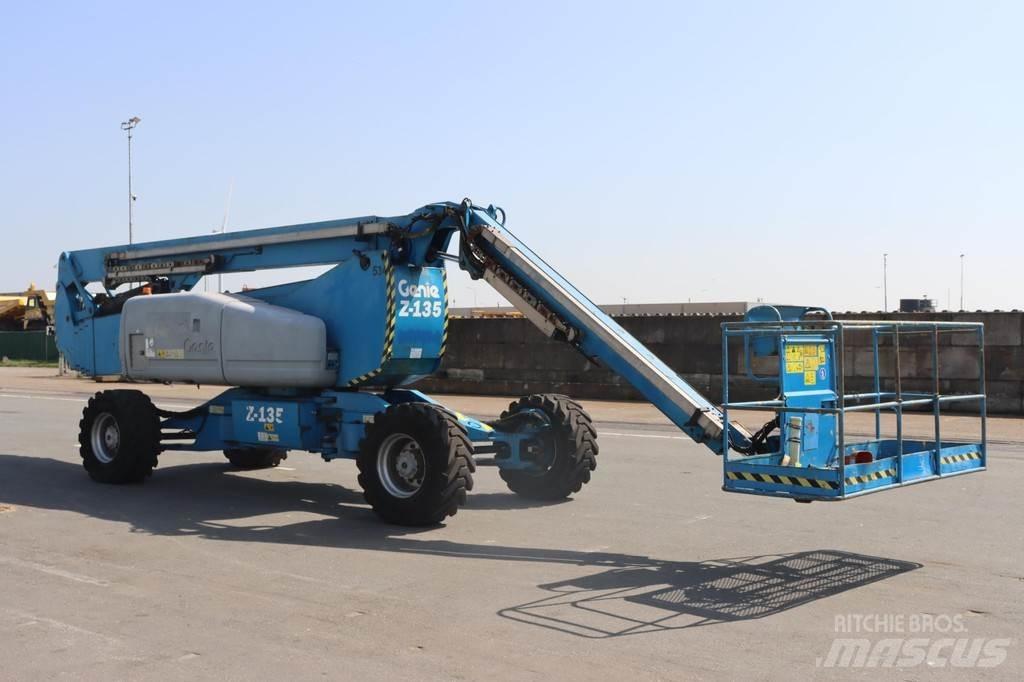 Genie Z135 Knikarmhoogwerkers