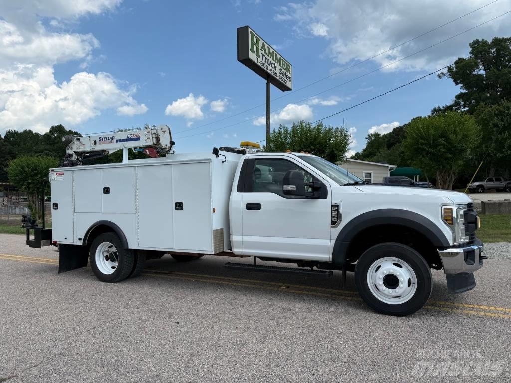 Ford F 550 Bestelwagens met open laadbak
