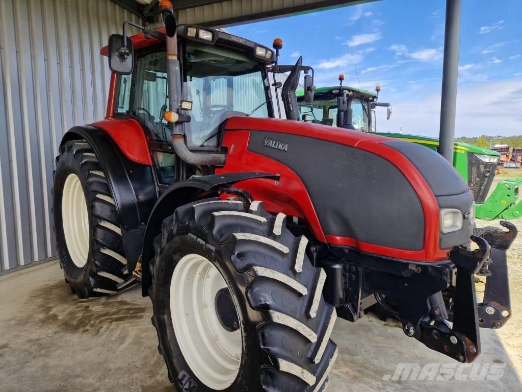 Valtra T 180 Tractoren