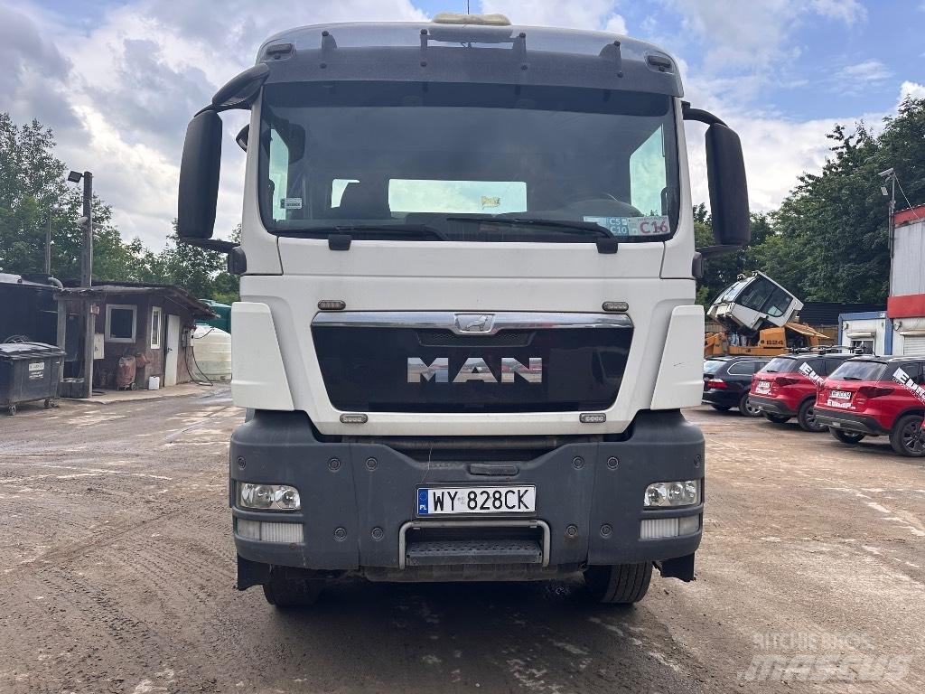 MAN TGS 35.360 8x4 Vlakke laadvloer met kraan