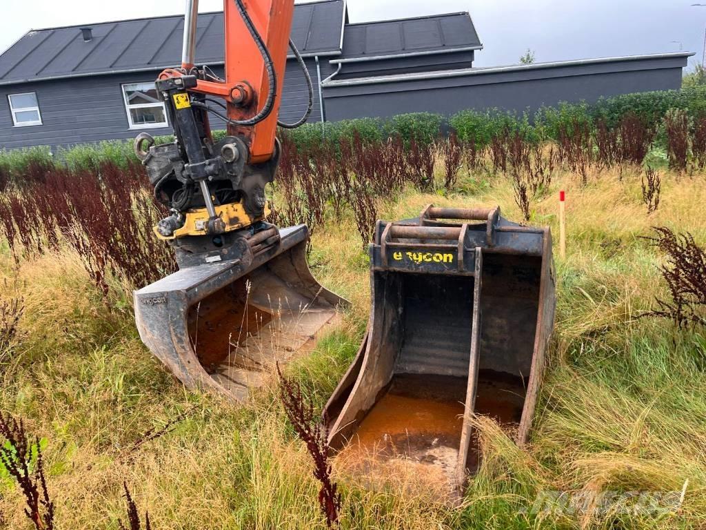 Hitachi ZX 135 US-7 Rupsgraafmachines