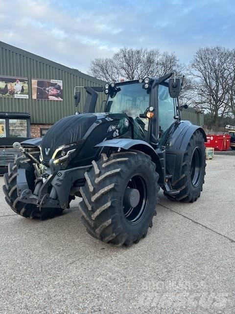 Valtra T 235 D Tractoren