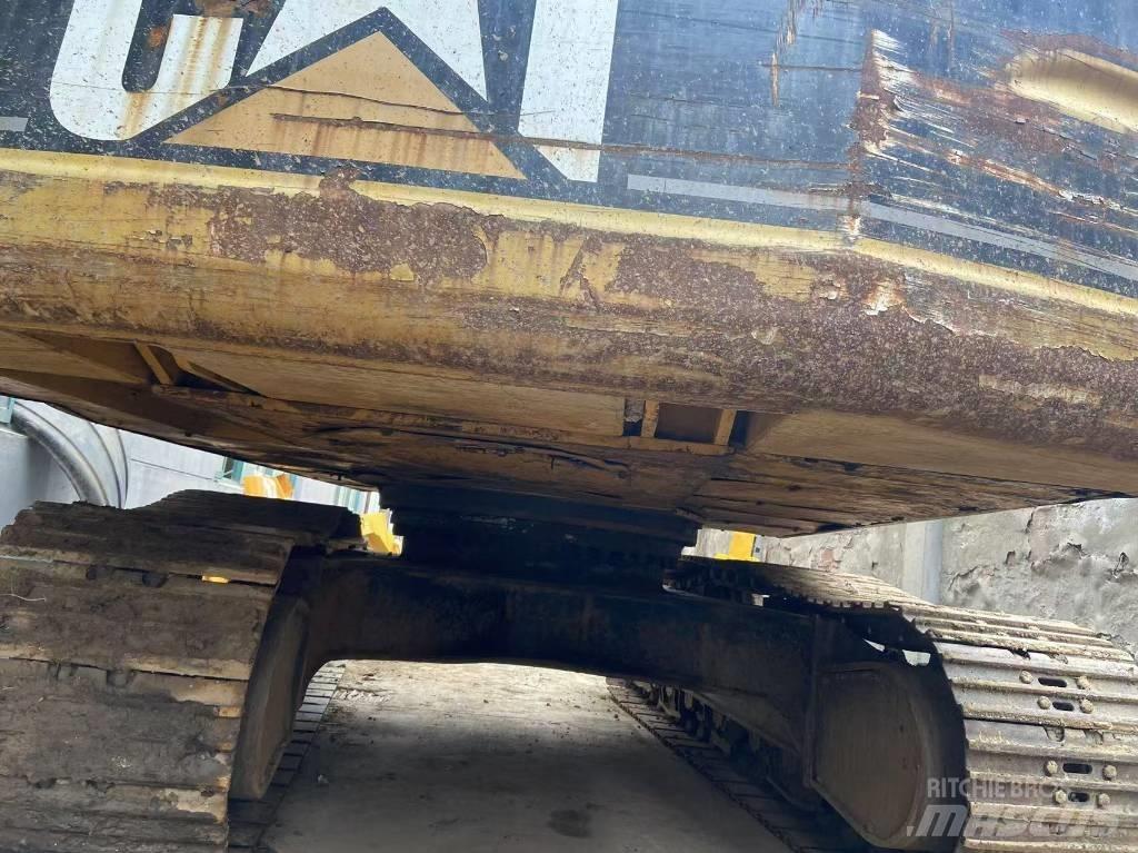 CAT 330 B L Rupsgraafmachines