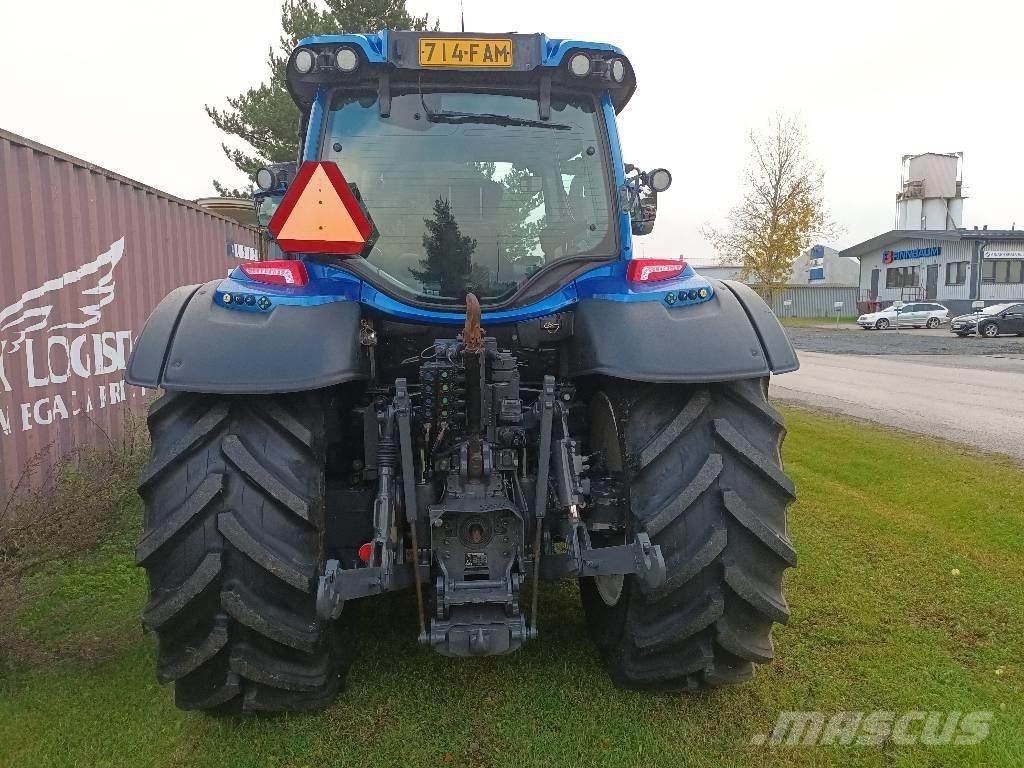 Valtra N174 E versu Tractoren