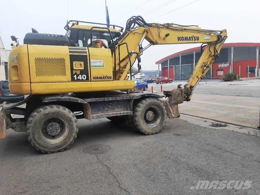 Komatsu PW 140-7 Wielgraafmachines