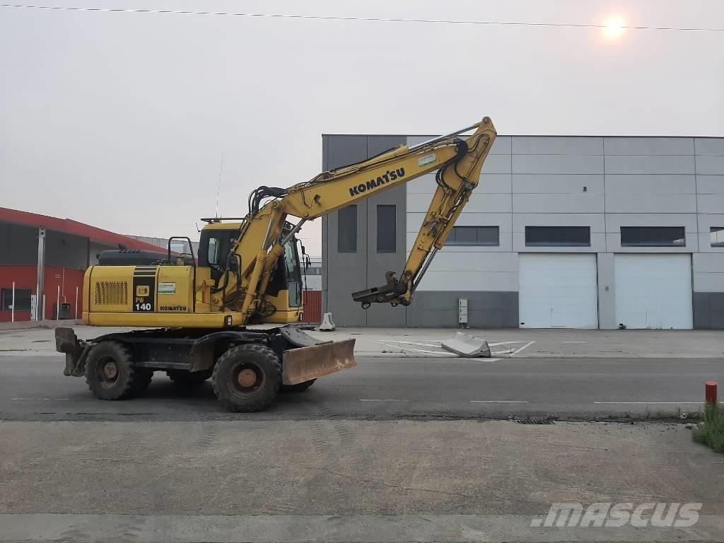Komatsu PW 140-7 Wielgraafmachines