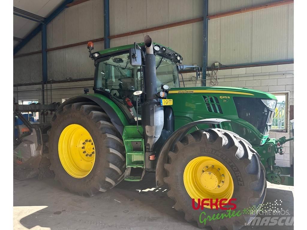 John Deere 6215 R Tractoren