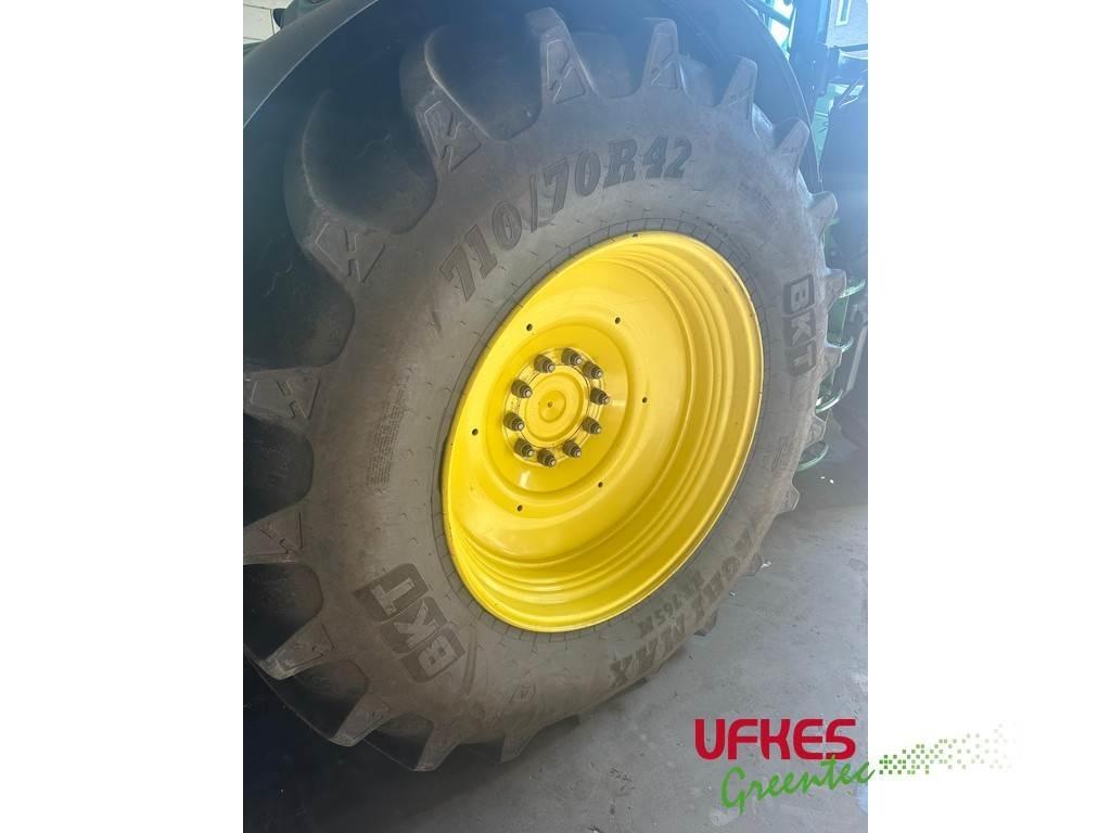 John Deere 6215 R Tractoren