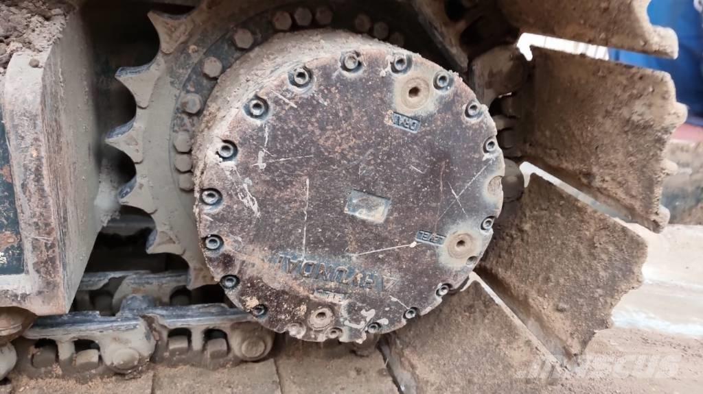 Hyundai 220 LC Rupsgraafmachines