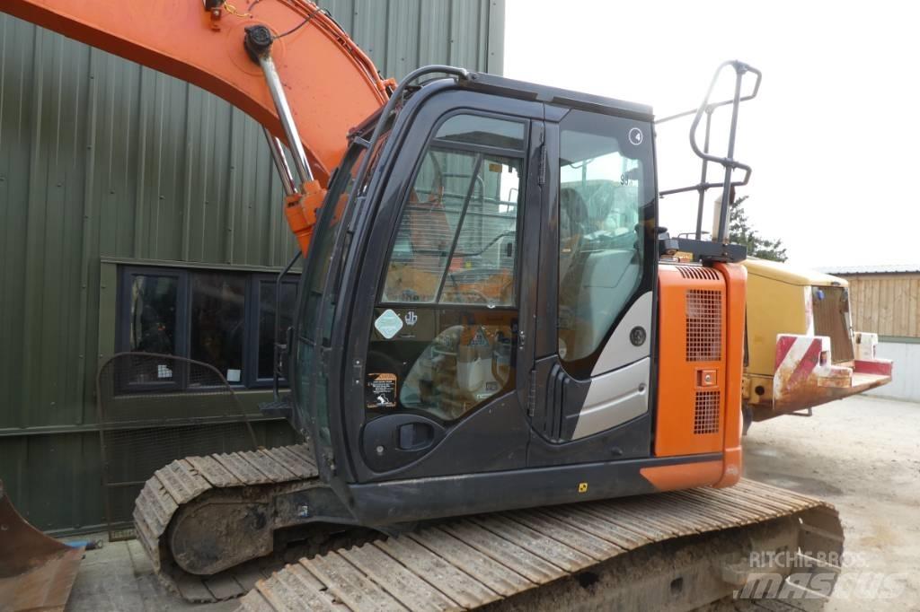 Hitachi ZX 135 US-6 Rupsgraafmachines