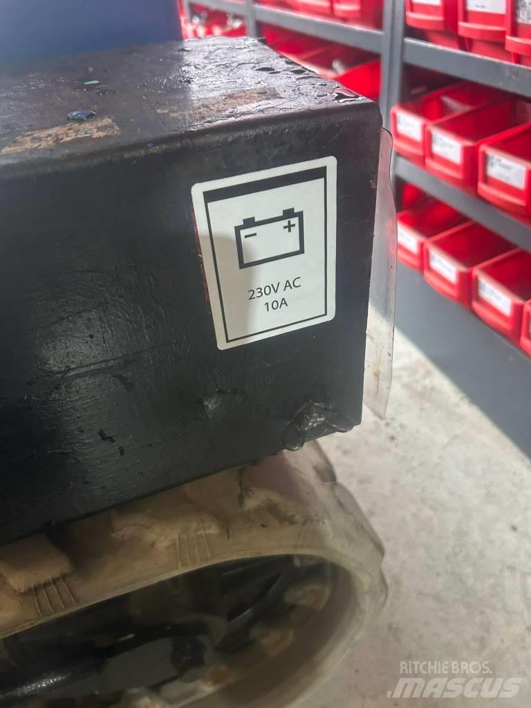 Aichi RM04B Andere liften en hoogwerkers