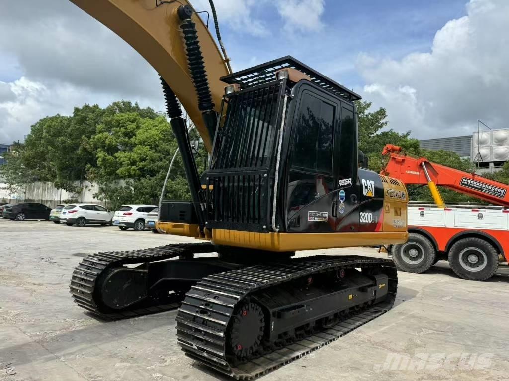 CAT 320 D2 Rupsgraafmachines