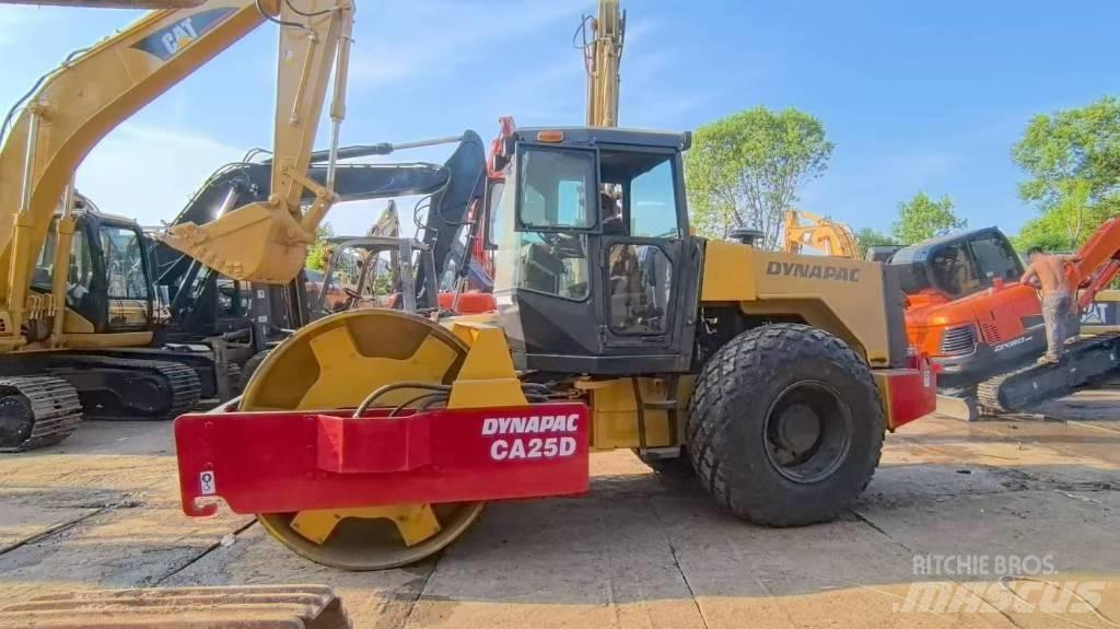 Dynapac CA 25 D Trilrolwalsen