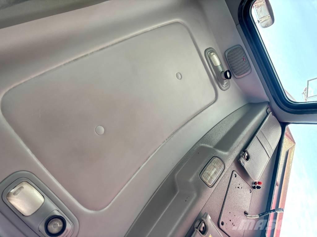 Peterbilt 388 Trekkers